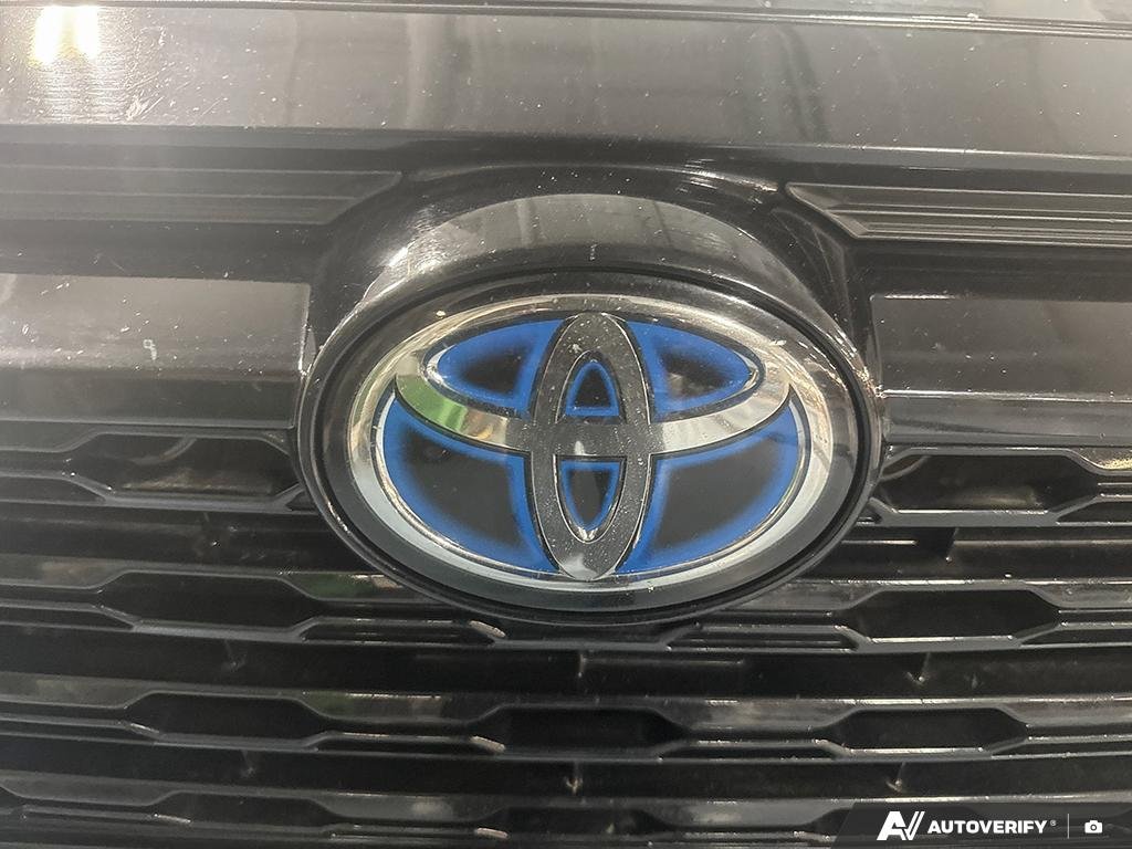 2022 Toyota RAV4 2602099A | Hybrid SE, well maintained, local trade Black Edmonton - photo #8