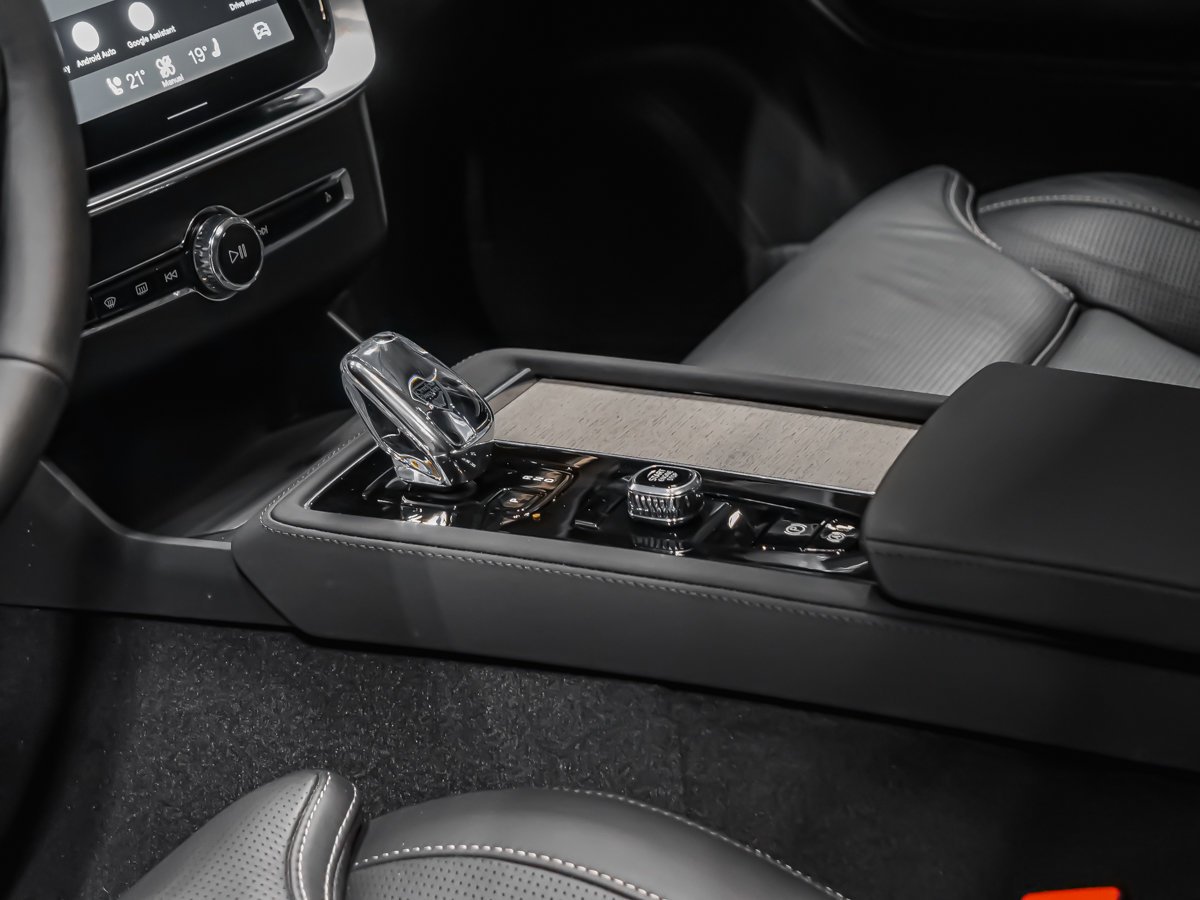 Volvo XC90 B6 ULTRA BRIGHT 6 PLACES HARMAN KARDON 2026 Montréal - photo #6