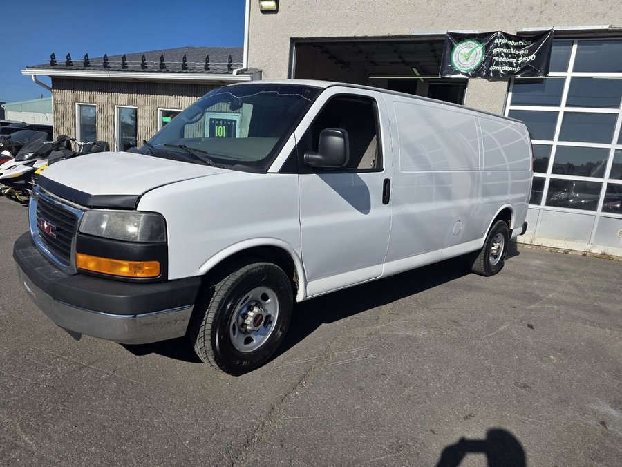 GMC Fourgonnette Savana utilitaire Traction arrière 2500 155 po 2015 Blanc