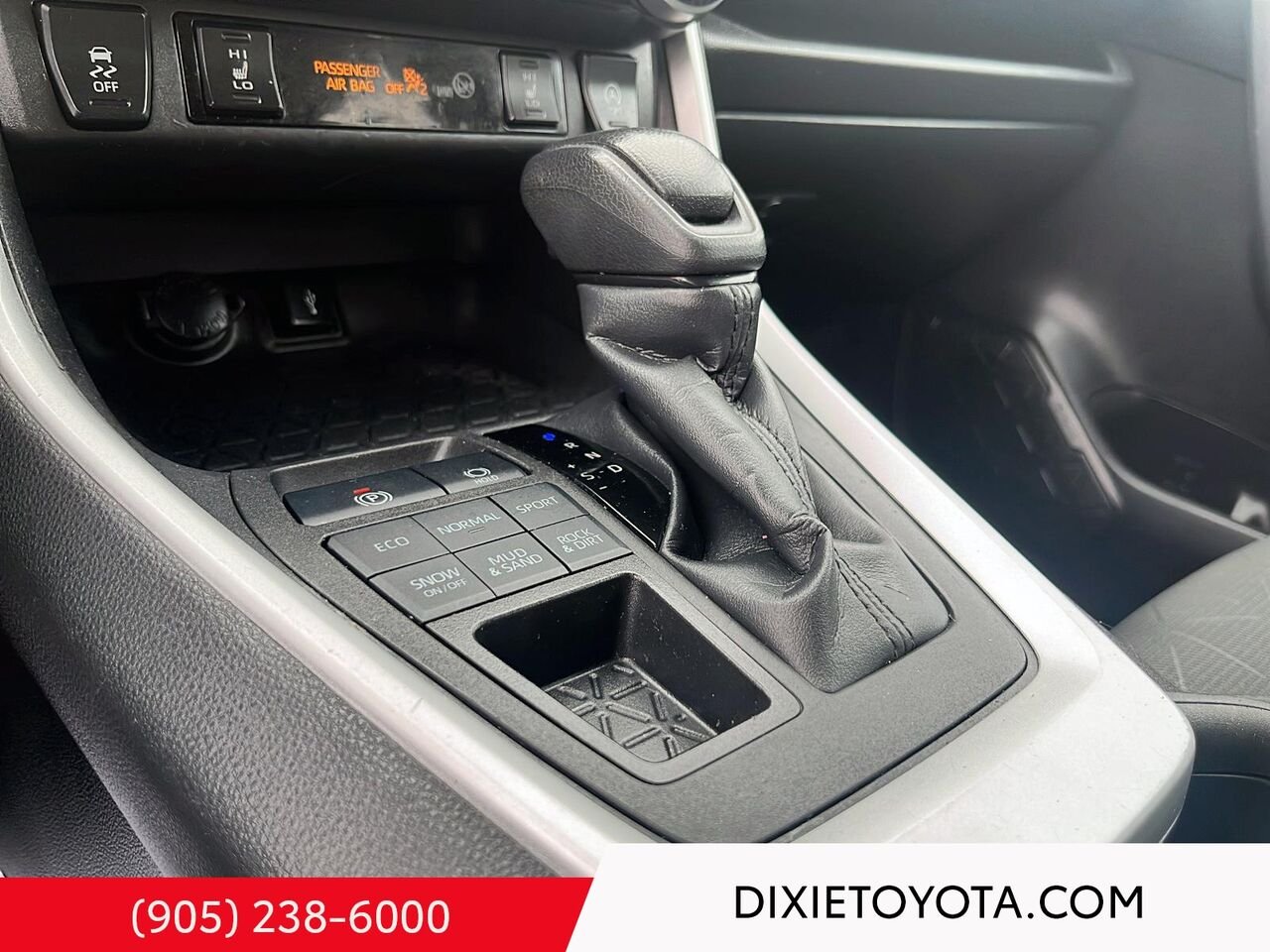 2022 Toyota RAV4 LE AWD / CLEAN CARFAX / HEATED SEATS / TOYOTA SAFETY SENSE / CARPLAY AND ANDROID AUTO White Mississauga - photo #18