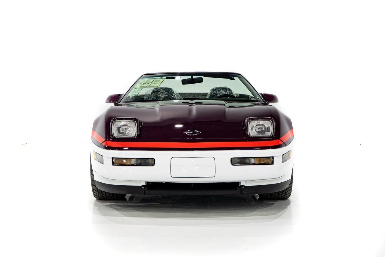 1995 Chevrolet Corvette *PRIX EN USD* RPO Z4Z PACE CAR PRESENTED IN DELIVERY PACKAGING WITH ONLY 192MILES (307KM) FROM NEW White Montreal - photo #1