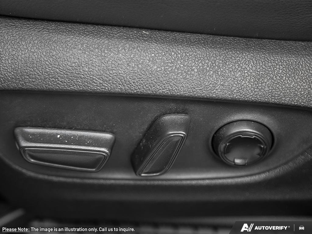 Toyota Sienna Limited TI 7 places 2026 Frisson glacé nacré Sherbrooke - photo #23