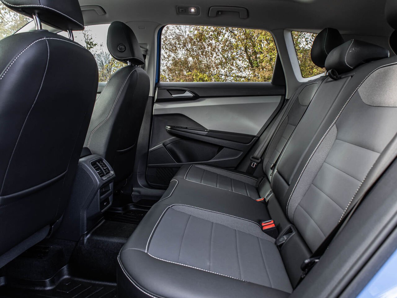 2023 Volkswagen Taos Blue Sainte-Julienne - photo #25