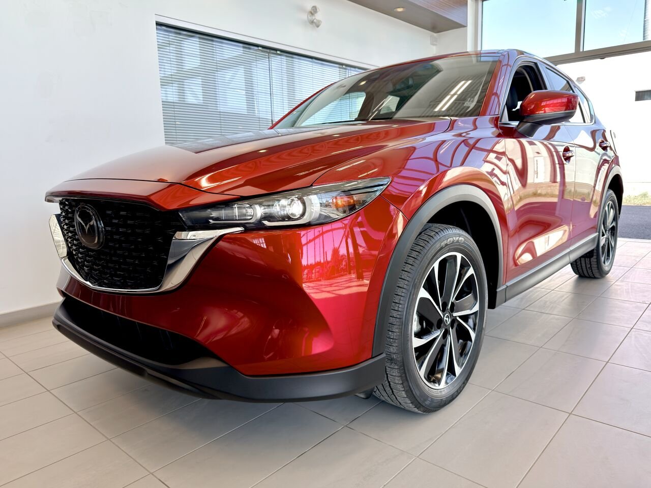 Mazda CX-5 2023 Rouge Notre-Dame-des-Prairies - photo #2
