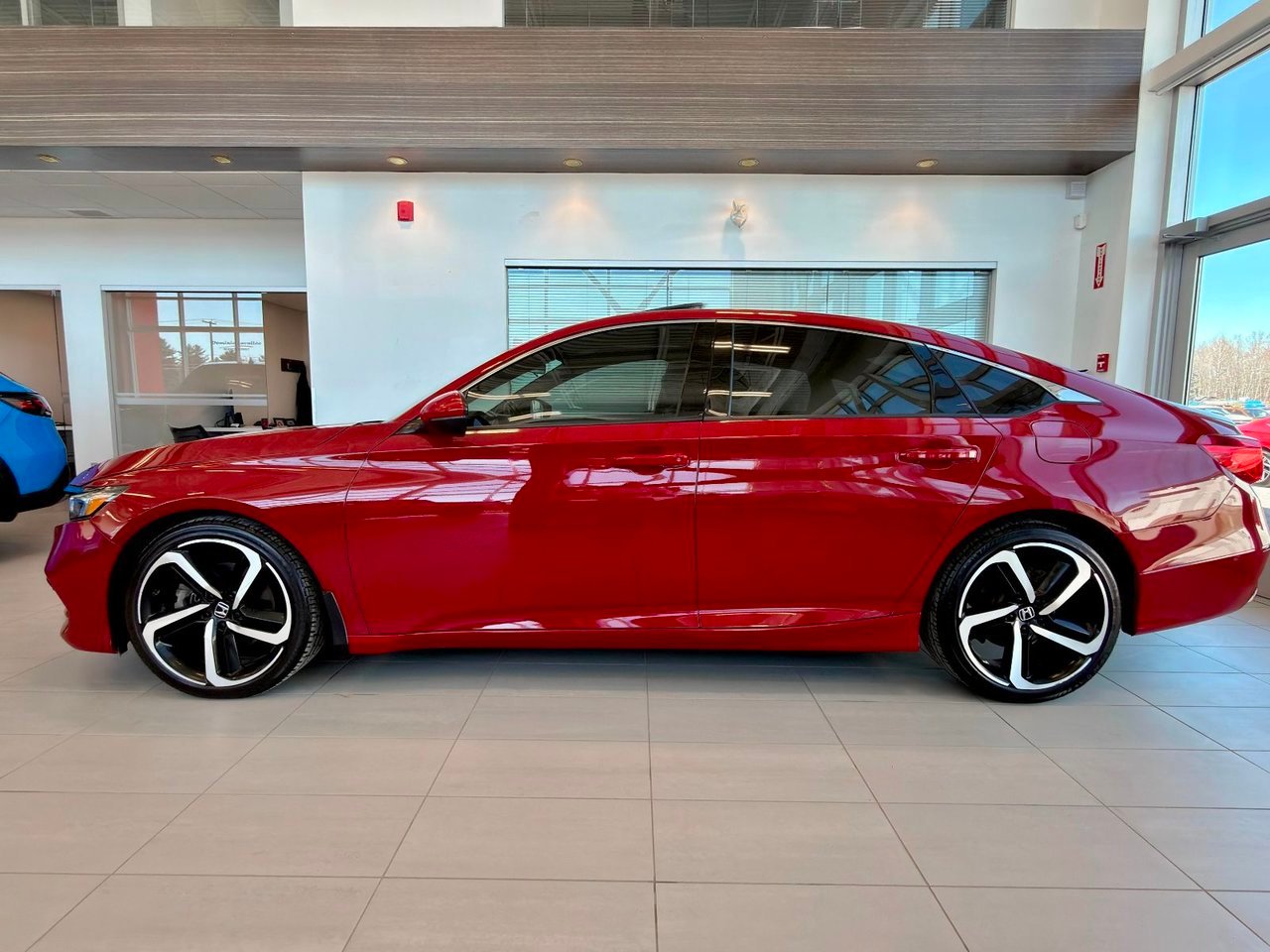 2019 Honda Accord Sedan Red Notre-Dame-des-Prairies - photo #5