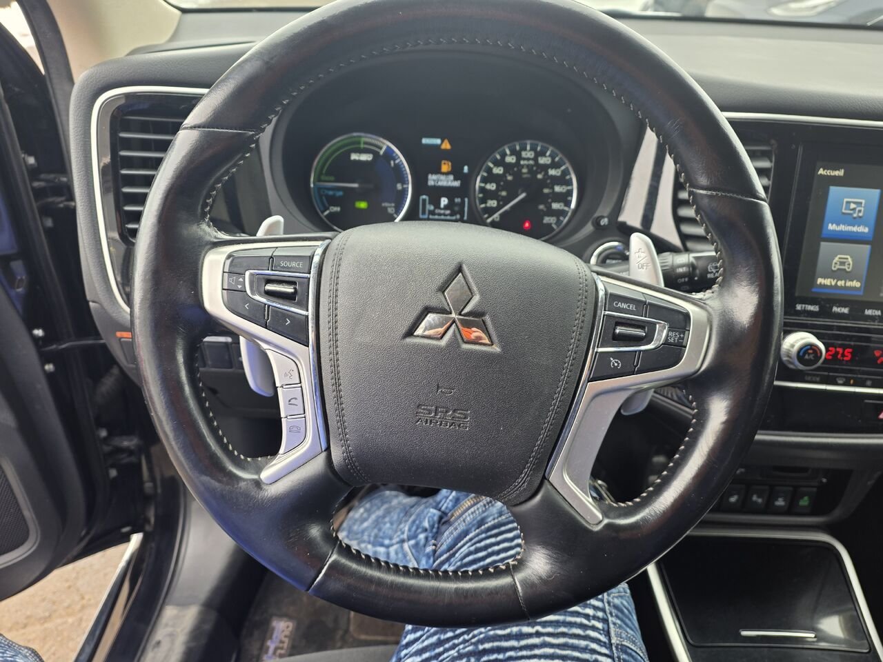 2021 Mitsubishi Outlander Plug-In Hybrid Black  - photo #12