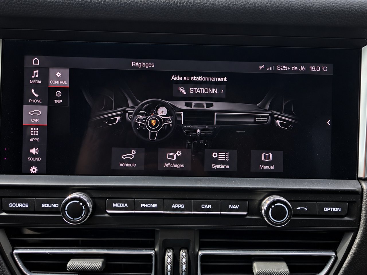 2019 Porsche Macan S White Granby - photo #15