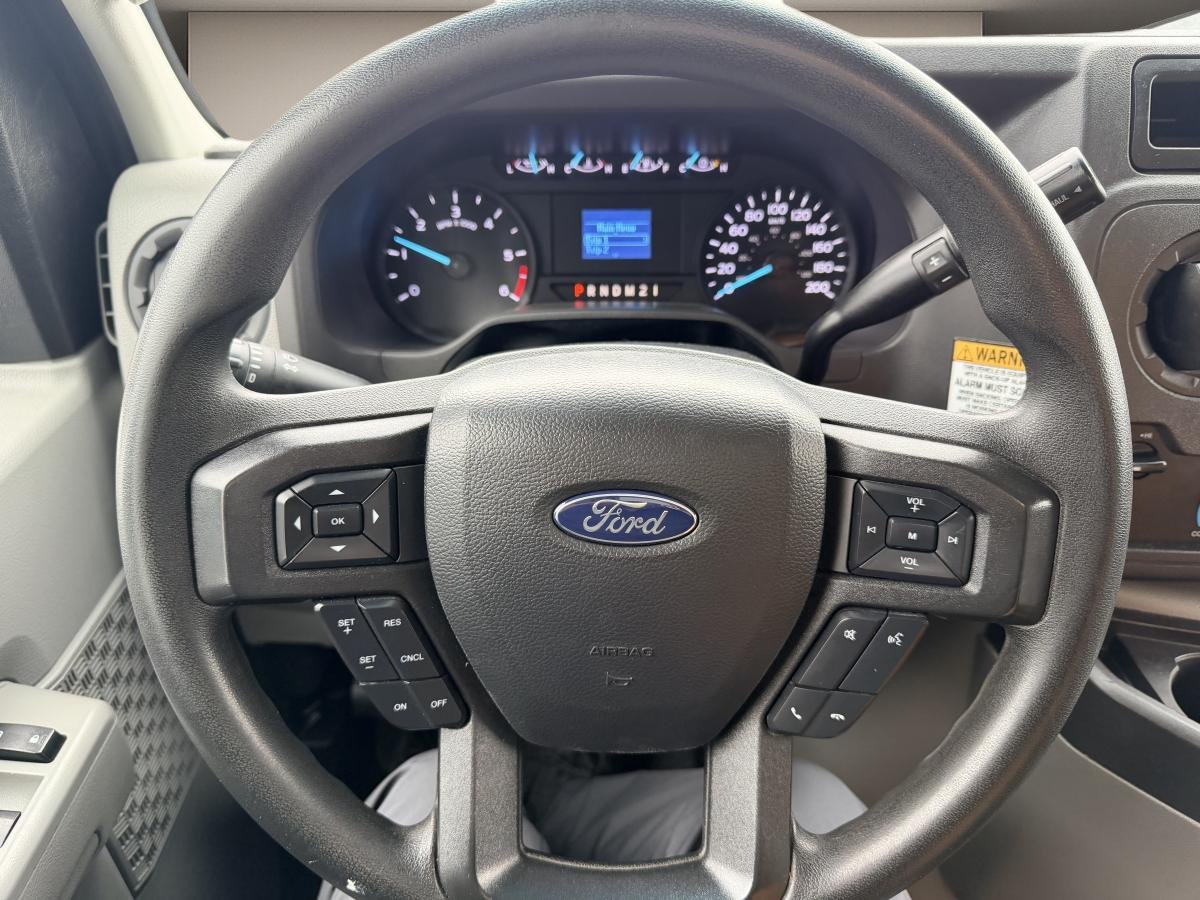 2023 Ford E-450 White  - photo #17