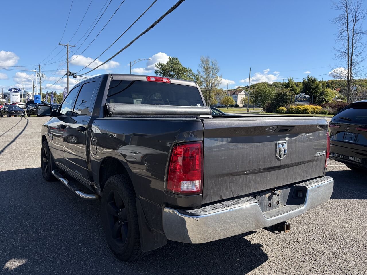 Ram 1500 Cabine multiplaces 4RM, 140,5 po ST 2017 Gris Montmagny - photo #6