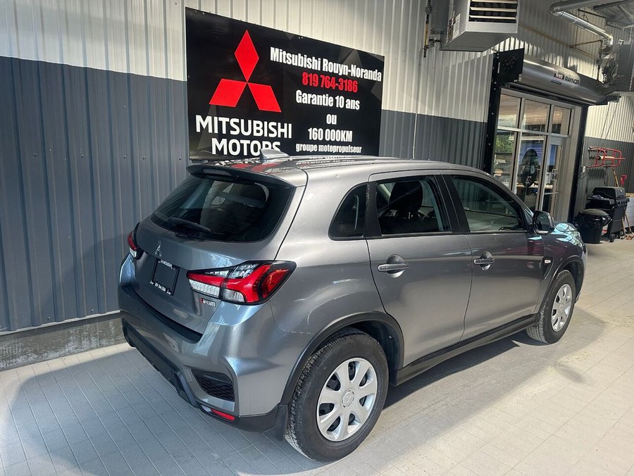 Mitsubishi RVR ES TA 2023 Gris