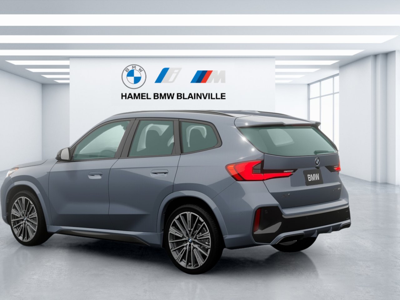 BMW X1 xDrive28i 2026 Gris dune métallique Blainville - photo #1