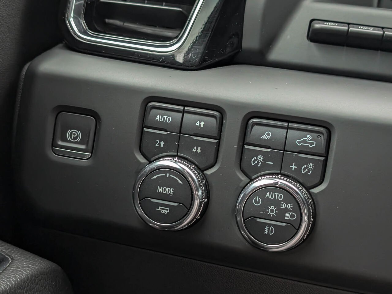 2024 GMC SIERRA 1500 4WD CREW CAB PICKUP Denali Toit Ouvrant Affichage Tête Haute Diesel White Sherbrooke - photo #25