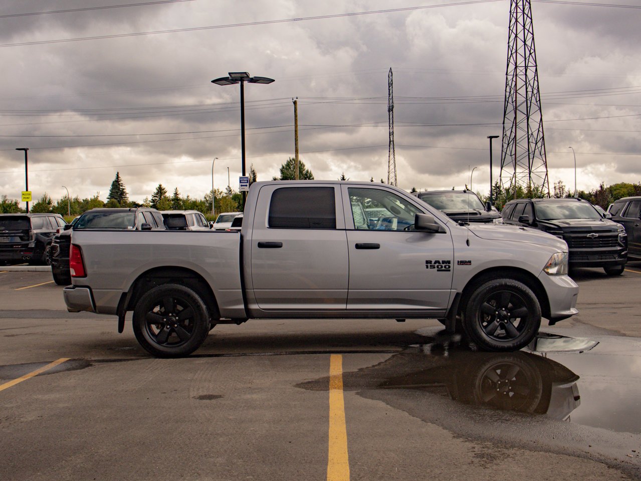 2020 Ram 1500 Classic Express 4x4 Crew Cab 5'7 Box Grey Sherwood Park - photo #11