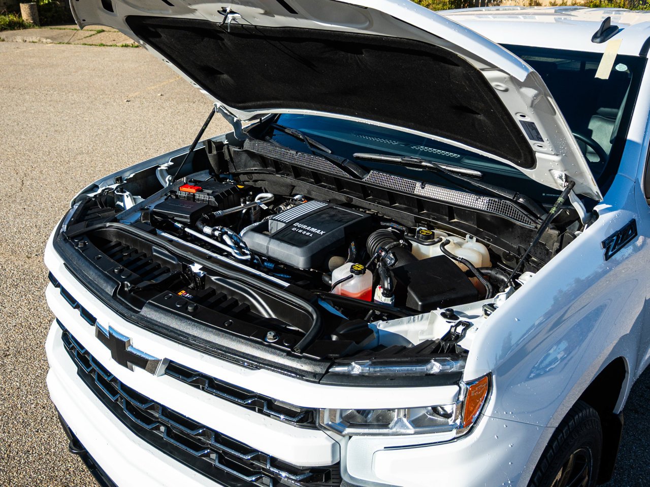 2025 Chevrolet Silverado 1500 4WD Crew Cab 147 RST White Sherwood Park - photo #6