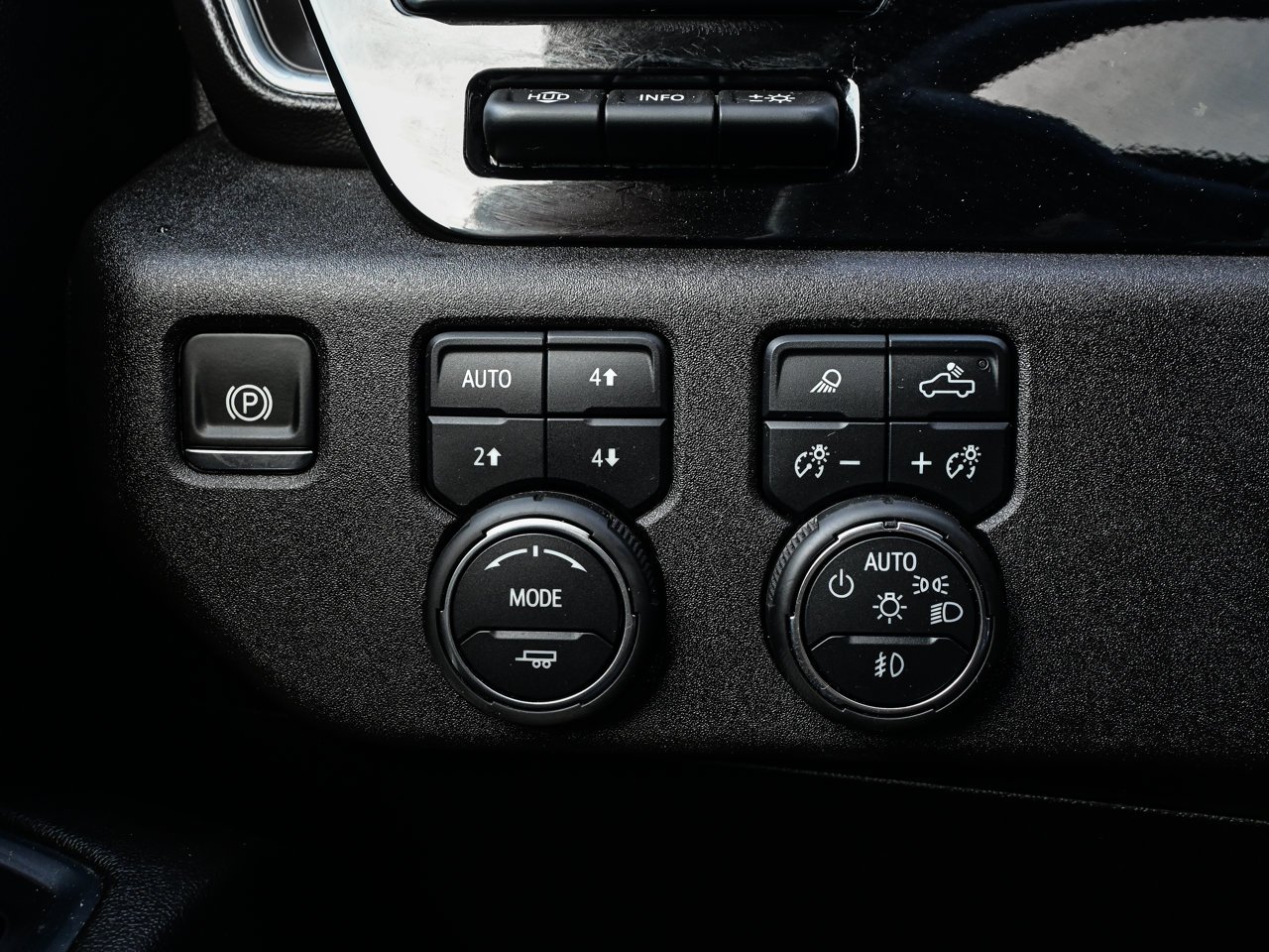 2024 Chevrolet Silverado 3500HD 4WD Crew Cab 159 High Country Black Sherwood Park - photo #21