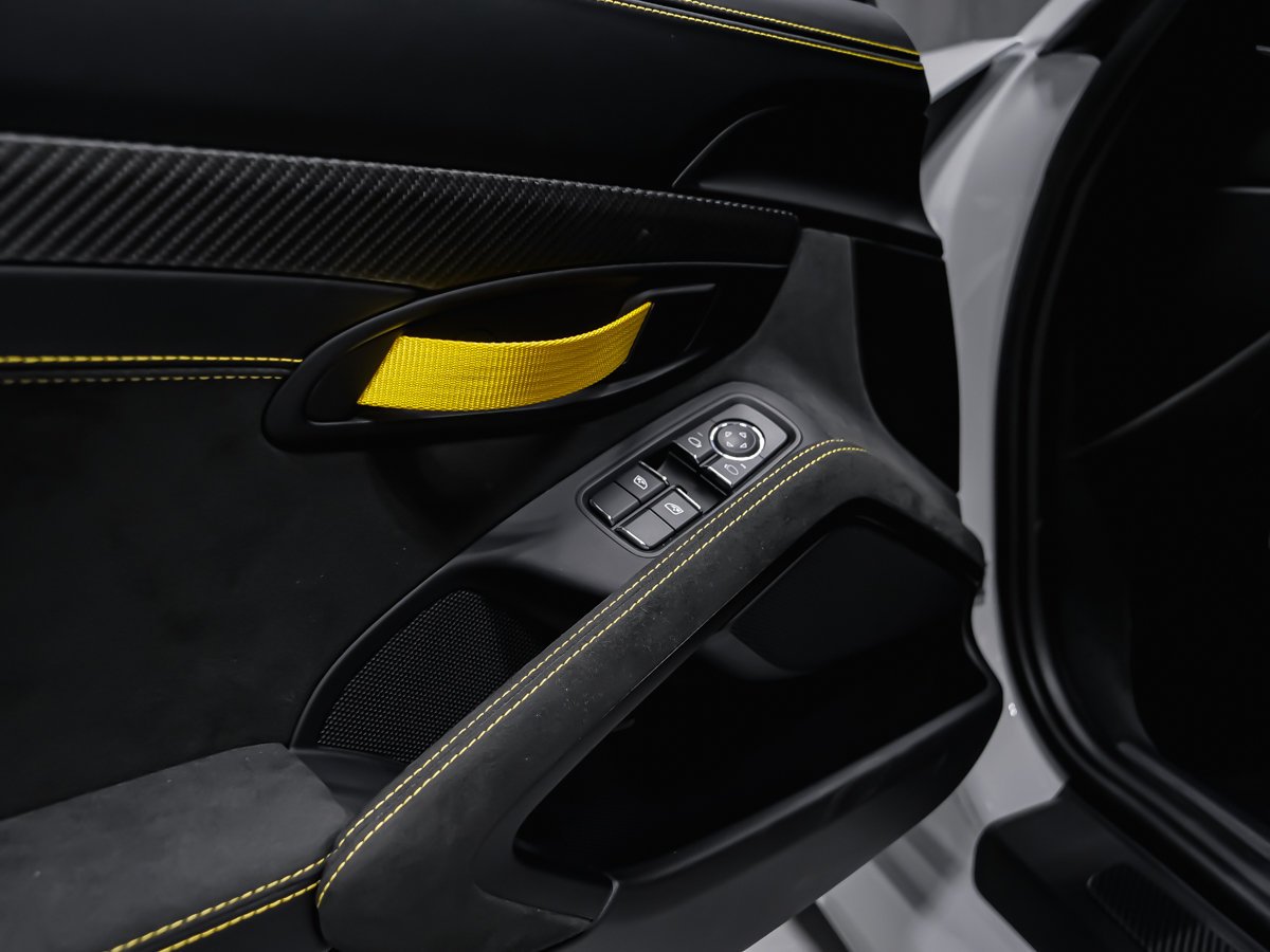 2025 Porsche 718 Cayman GT4 RS White Montreal - photo #29