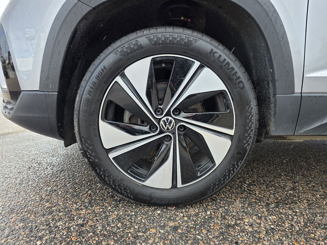 Volkswagen Taos Highline 4Motion 2024 Gris Mont-Laurier - photo #14