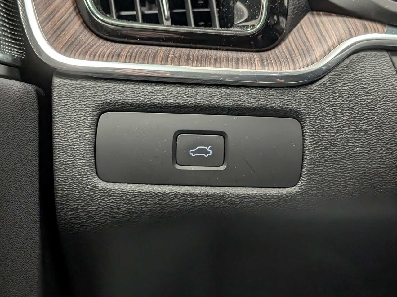 2023 VOLVO XC60 Ultimate Bright Theme AWD Toit Pano Sièges Chauffants Grey Sherbrooke - photo #22