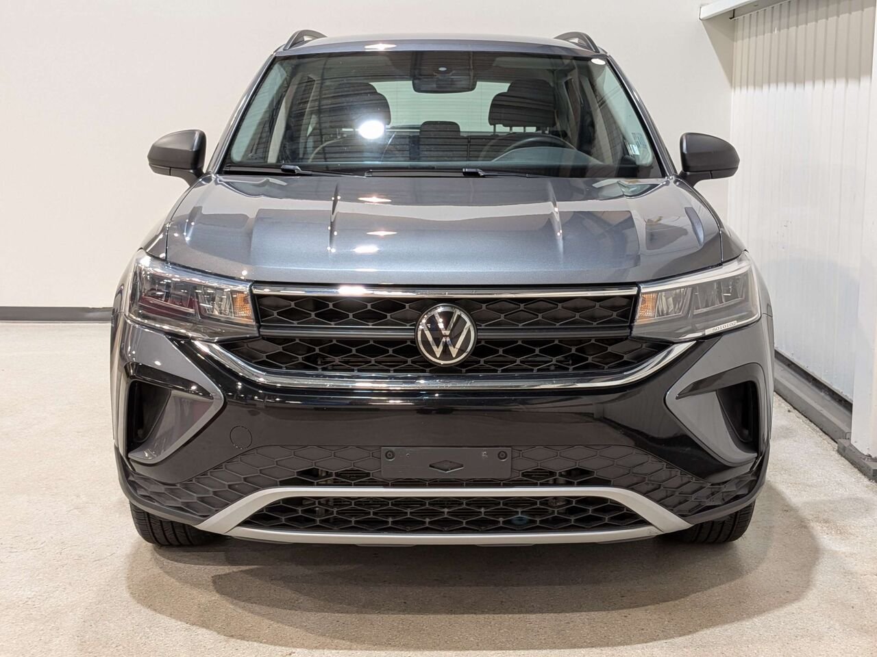 2024 Volkswagen Taos Trendline FWD Grey Val-David - photo #3