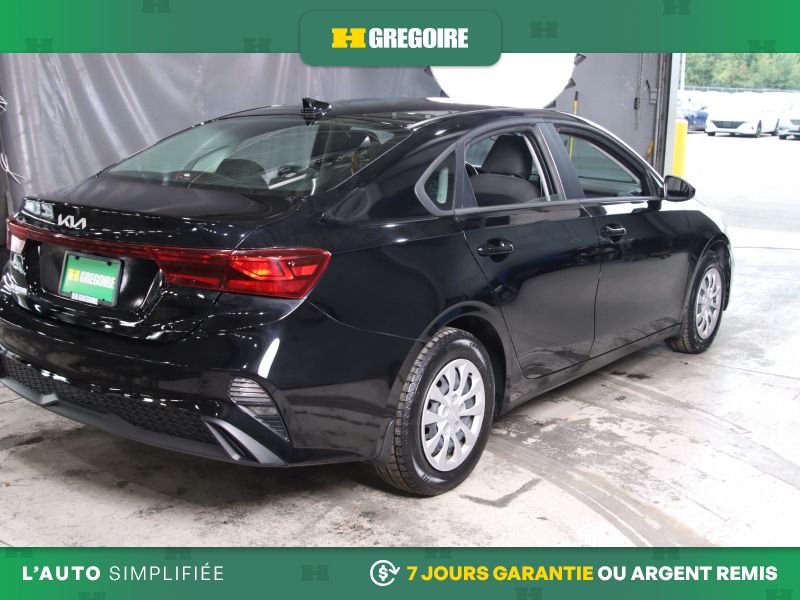 2024 Kia Forte Black Laval - photo #7