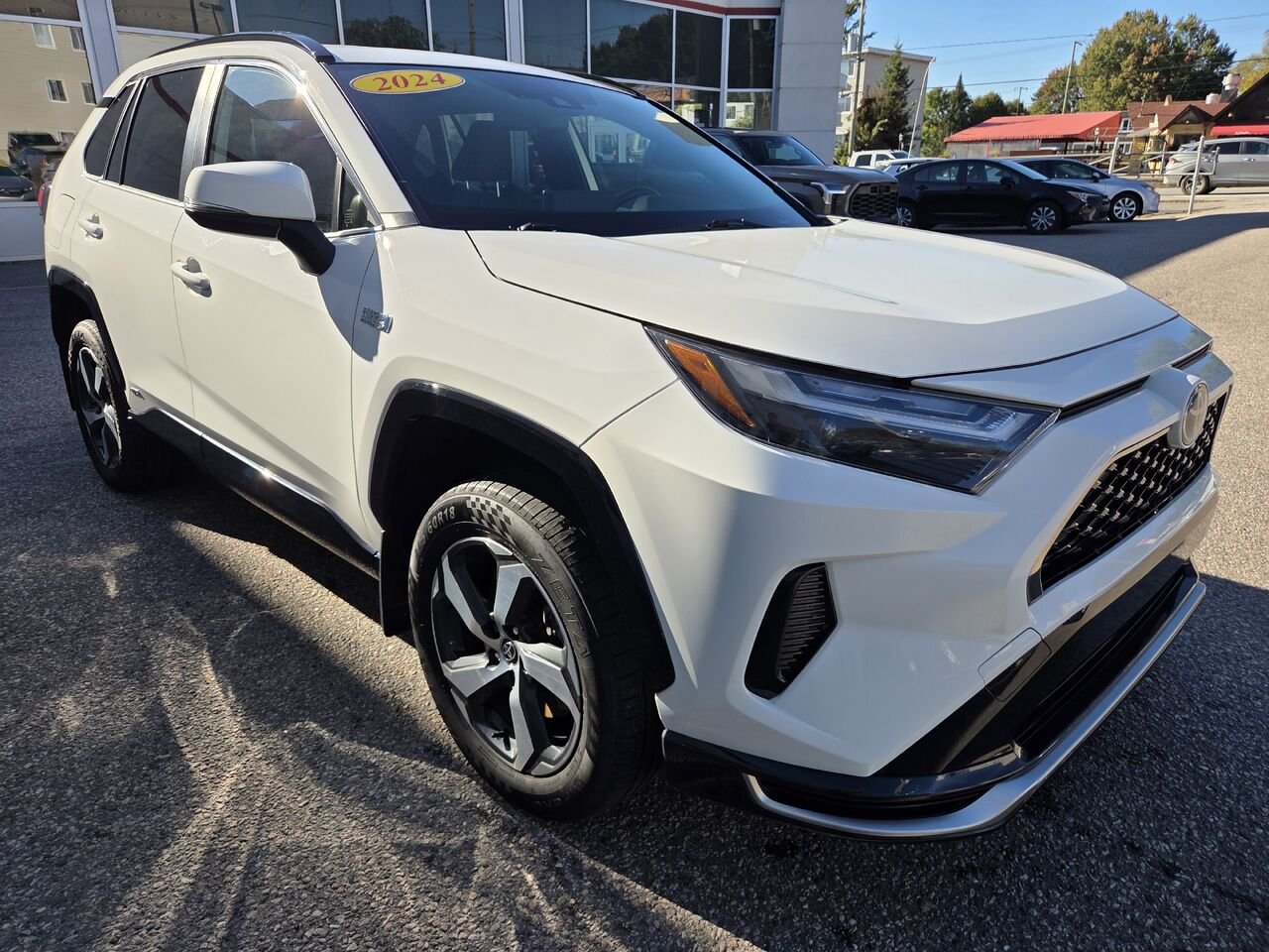 2024 Toyota RAV4 PRIME SE White Mont-Laurier - photo #2