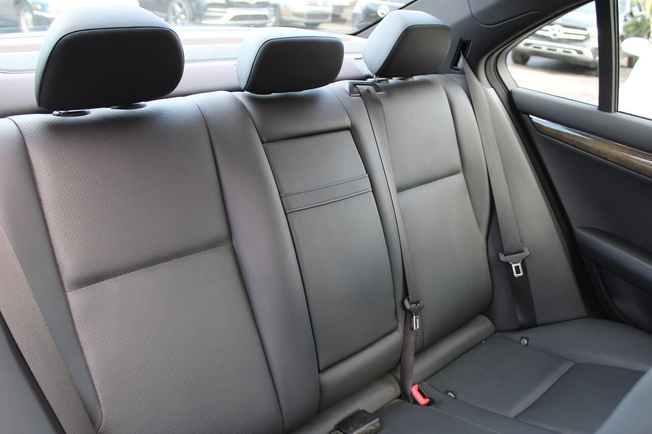 2011 Mercedes-Benz Classe-C VIN: WDDGF8BB4BA505424 Grey Sainte-Rose - photo #9