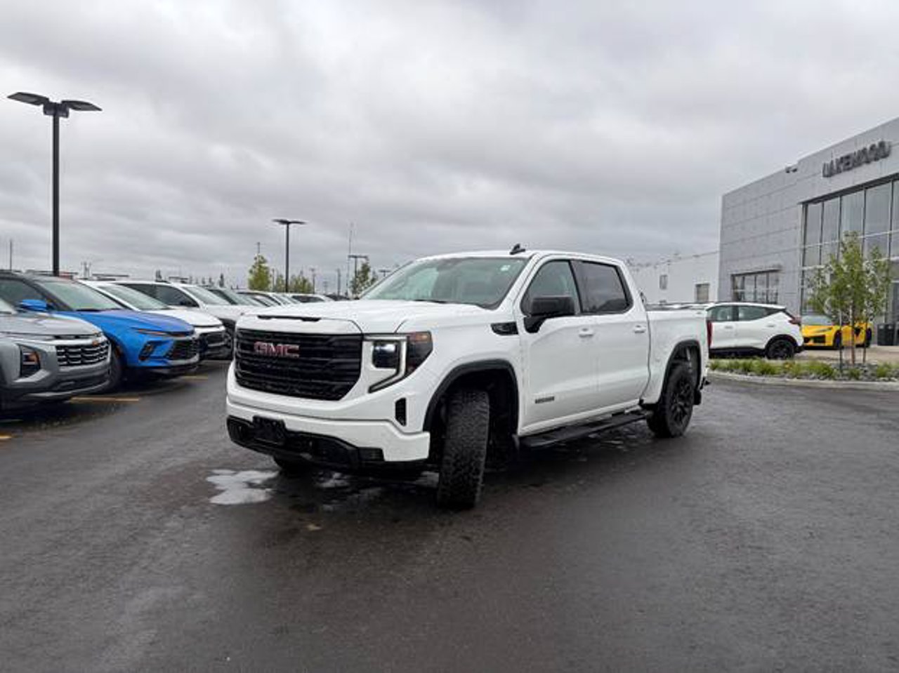 2024 GMC Sierra 1500 4WD Crew Cab 147 Elevation White Sherwood Park - photo #2
