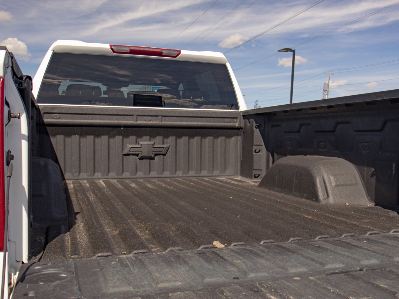 2024 Chevrolet Silverado 1500 4WD Crew Cab 147 Custom Trail Boss White Sherwood Park - photo #10
