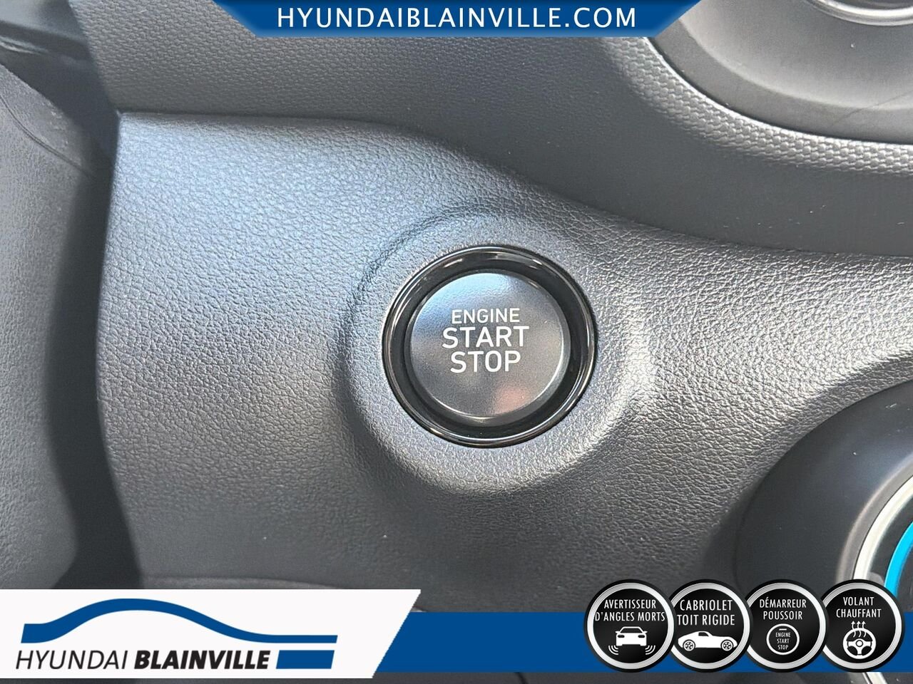 2023 Hyundai Venue Silver Blainville - photo #18