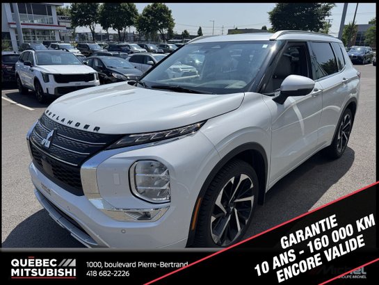 Mitsubishi Outlander GT S-AWC, Toit pano, Système de son premium 2024 Blanc