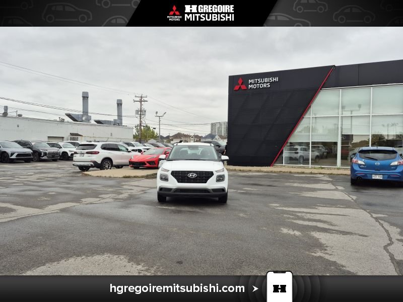 2025 Hyundai Venue White Blainville - photo #2