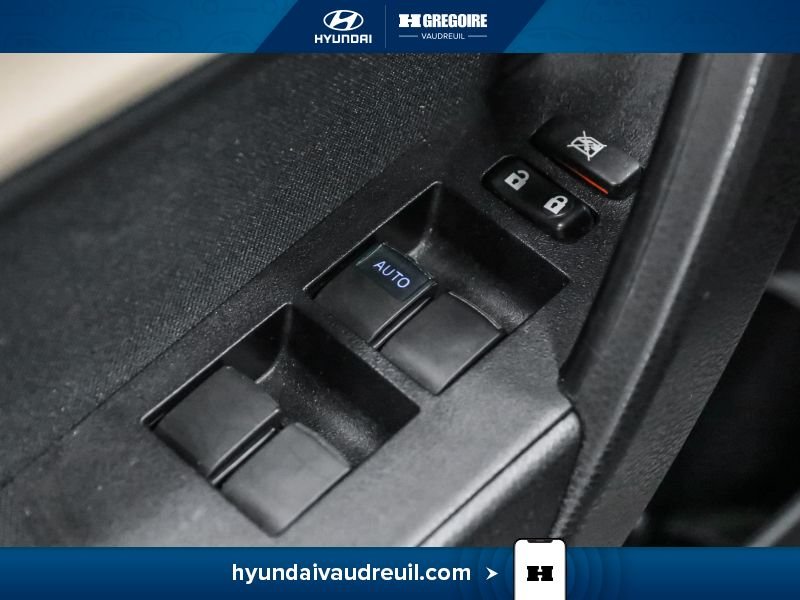 Toyota Corolla YA926 | 4dr Sdn CVT LE 2015 Beige Laval - photo #16