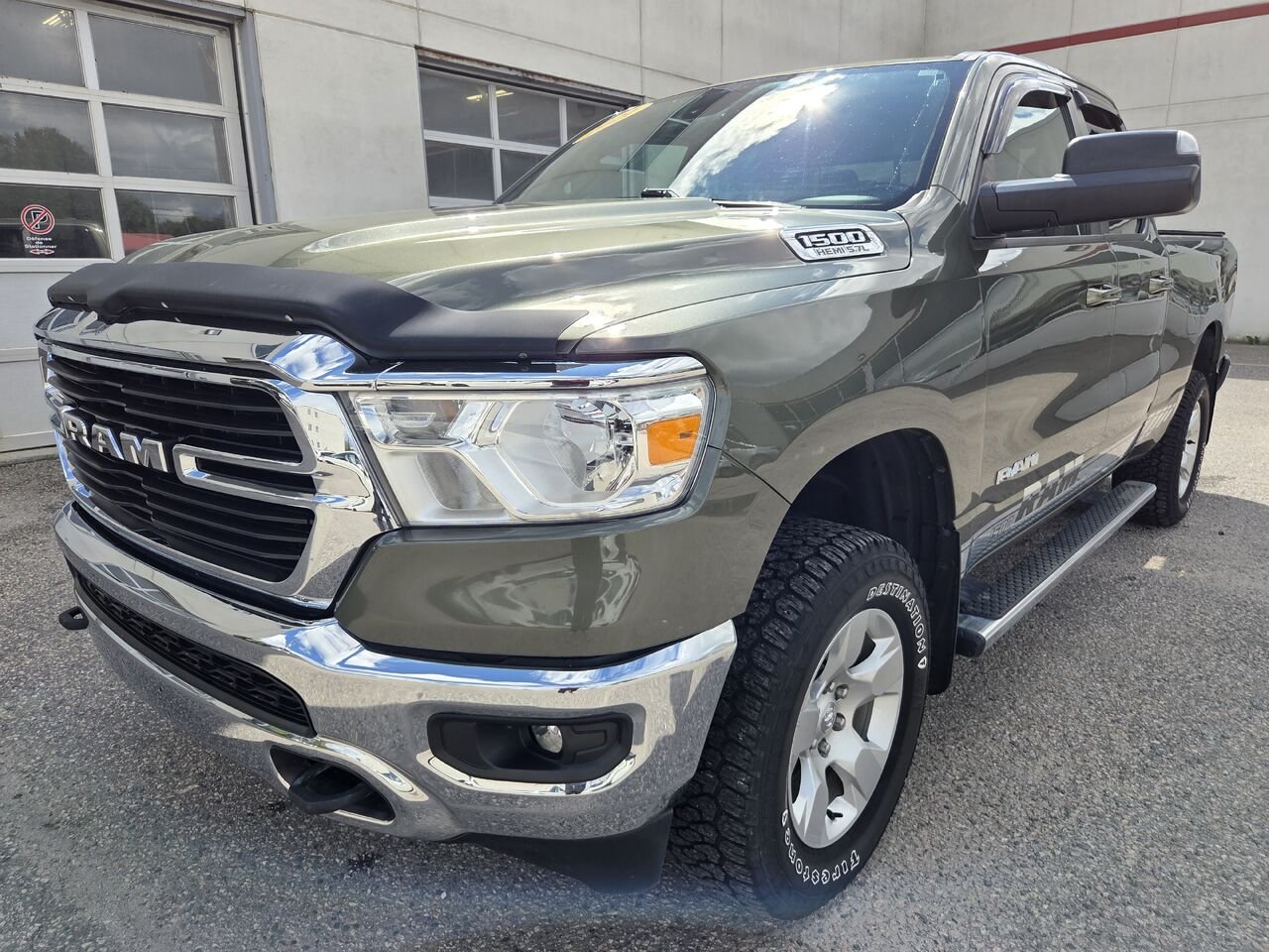 2021 RAM 1500 BIGHORN Green Mont-Laurier - photo #1