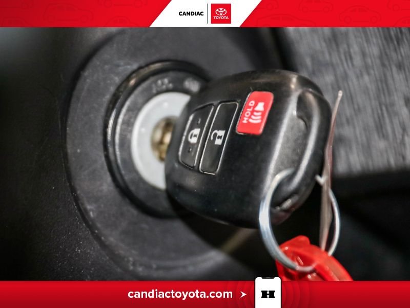 2014 Toyota Yaris Green Saint-Eustache - photo #22