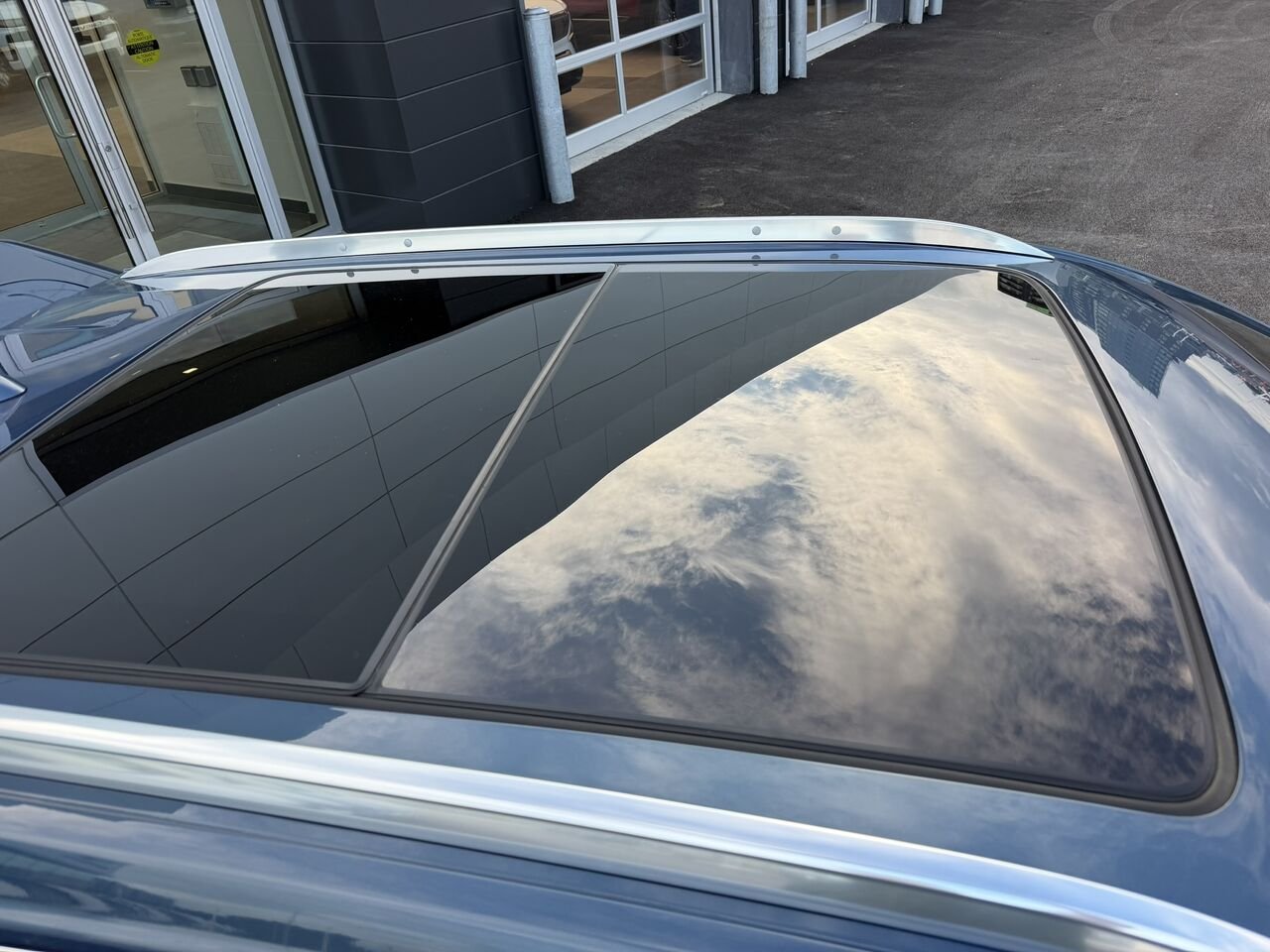 2024 Cadillac XT4 PREMIUM LUXURY AWD FINANCEMENT À PARTIR 3.99% Blue Laval - photo #11
