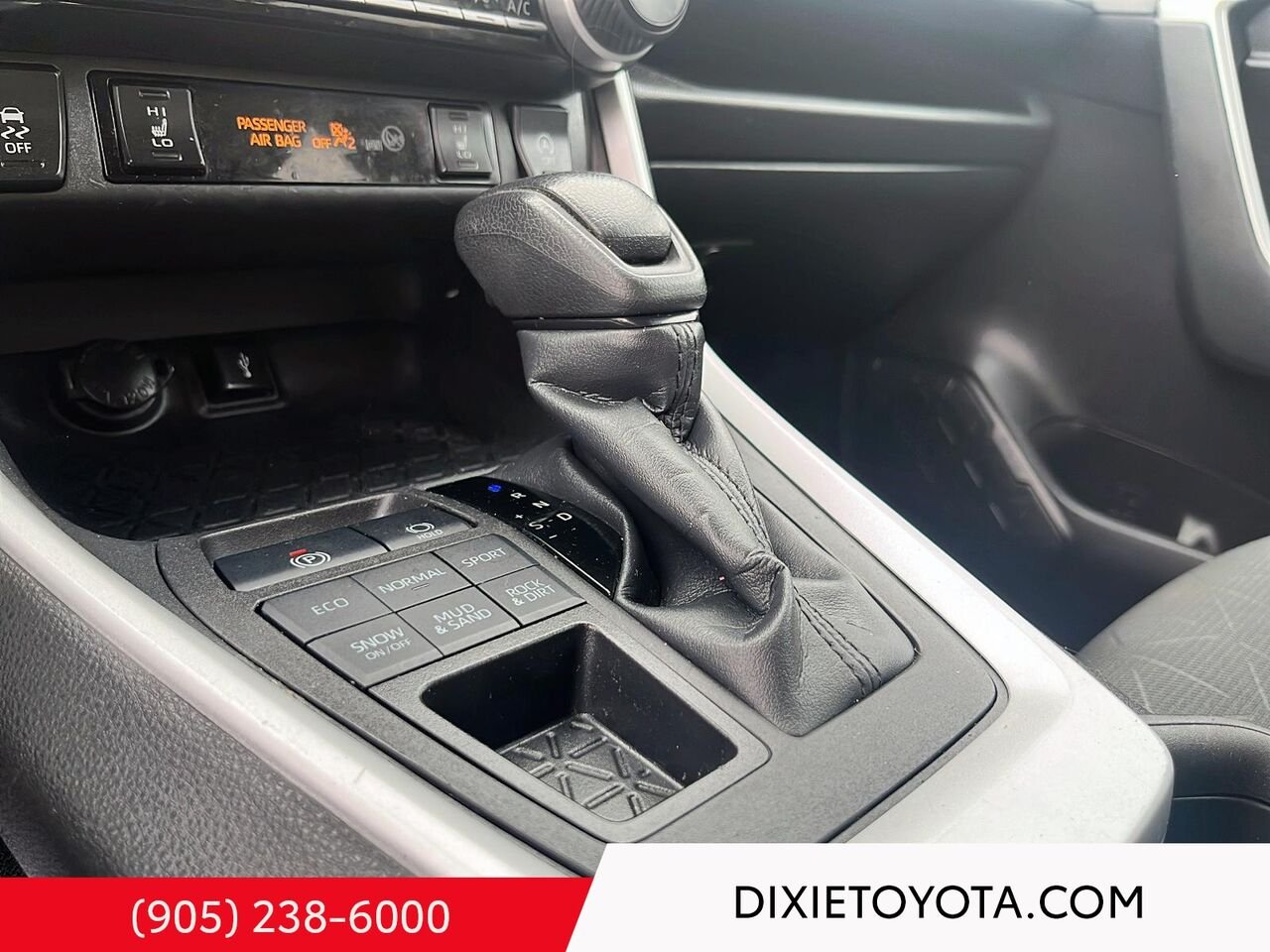 2022 Toyota RAV4 LE AWD / CLEAN CARFAX / HEATED SEATS / TOYOTA SAFETY SENSE / CARPLAY AND ANDROID AUTO White Mississauga - photo #17