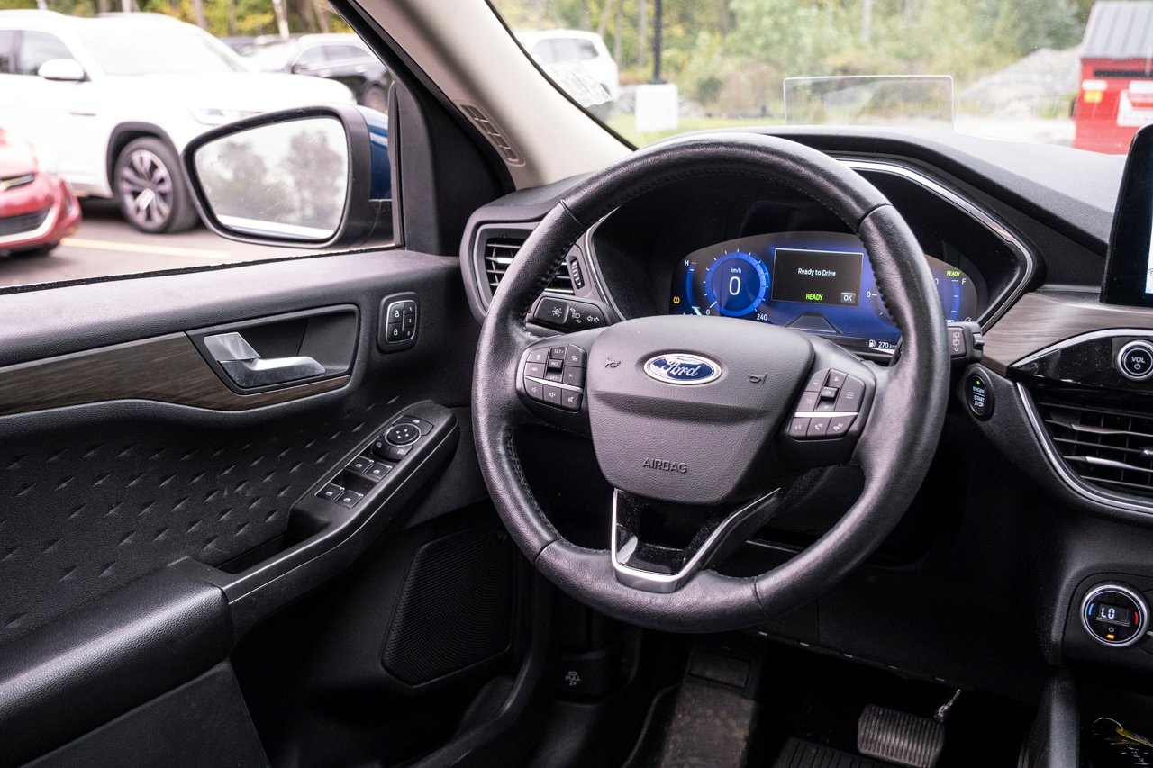 2020 Ford Escape Green Gatineau - photo #20