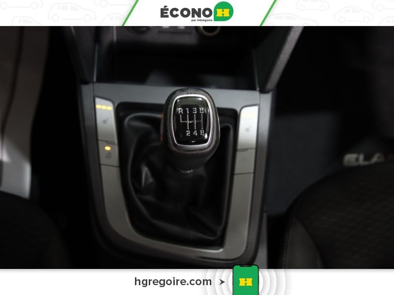 2019 Hyundai Elantra White Saint-Eustache - photo #15