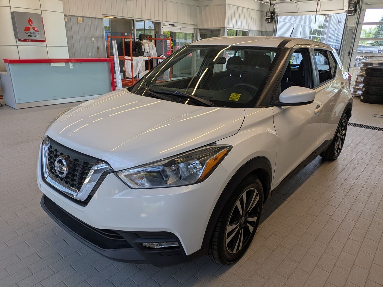 Nissan Kicks 2018 Blanc Gatineau - photo #1