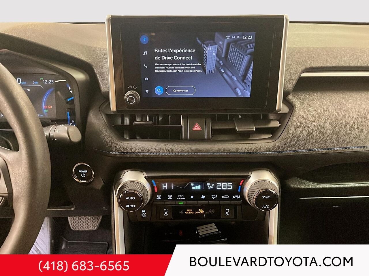 Toyota RAV4 Hybride 100665A-3 | SE, AWD 2023 Argent Québec - photo #13