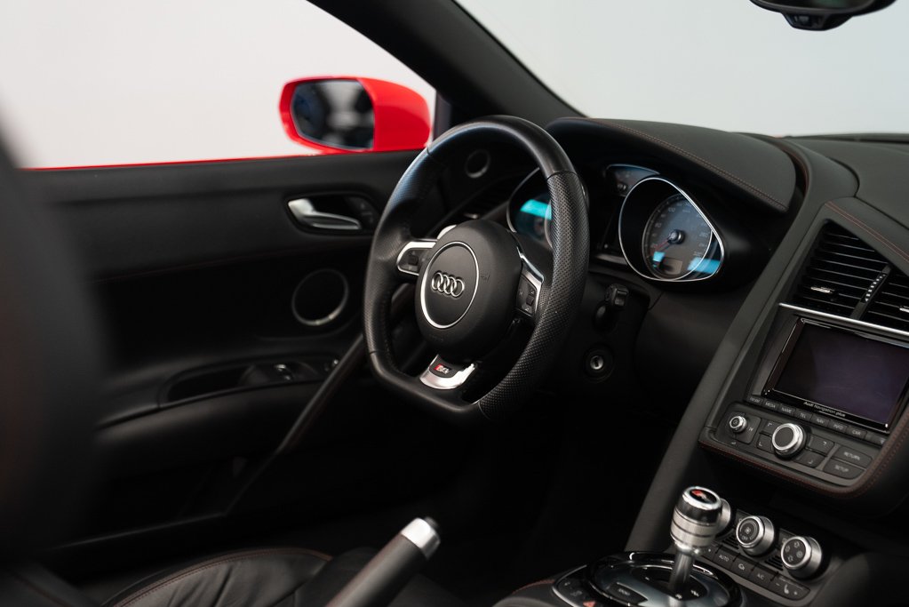 Audi R8 V8 Spyder \ LOW KM 2015 Rouge Kirkland - photo #20
