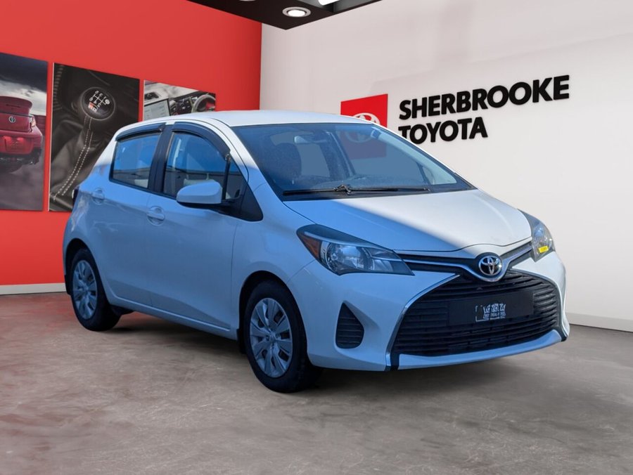 Toyota Yaris LE/AC/RÉGULATEUR DE VITESSE/VITRES ÉLECTRIQUES 2015 Blanc