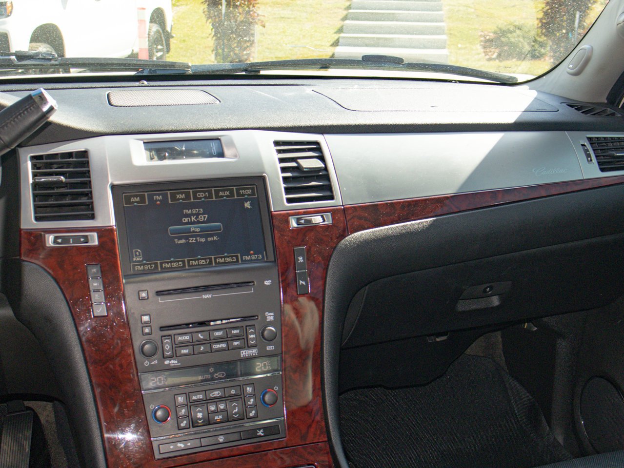 2008 Cadillac Escalade AWD 4dr White Sherwood Park - photo #29