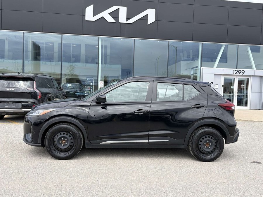 2023 Nissan Kicks SR FWD Black
