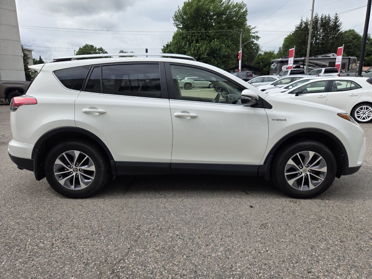 Toyota RAV4 Hybride 2016 Blanc Mont-Laurier - photo #3