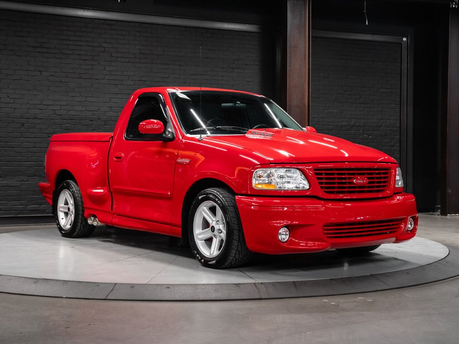 2004 Ford F-150 Lightning | Low Mileage | Paint Match Tonneau Cover | Remote Starter Red