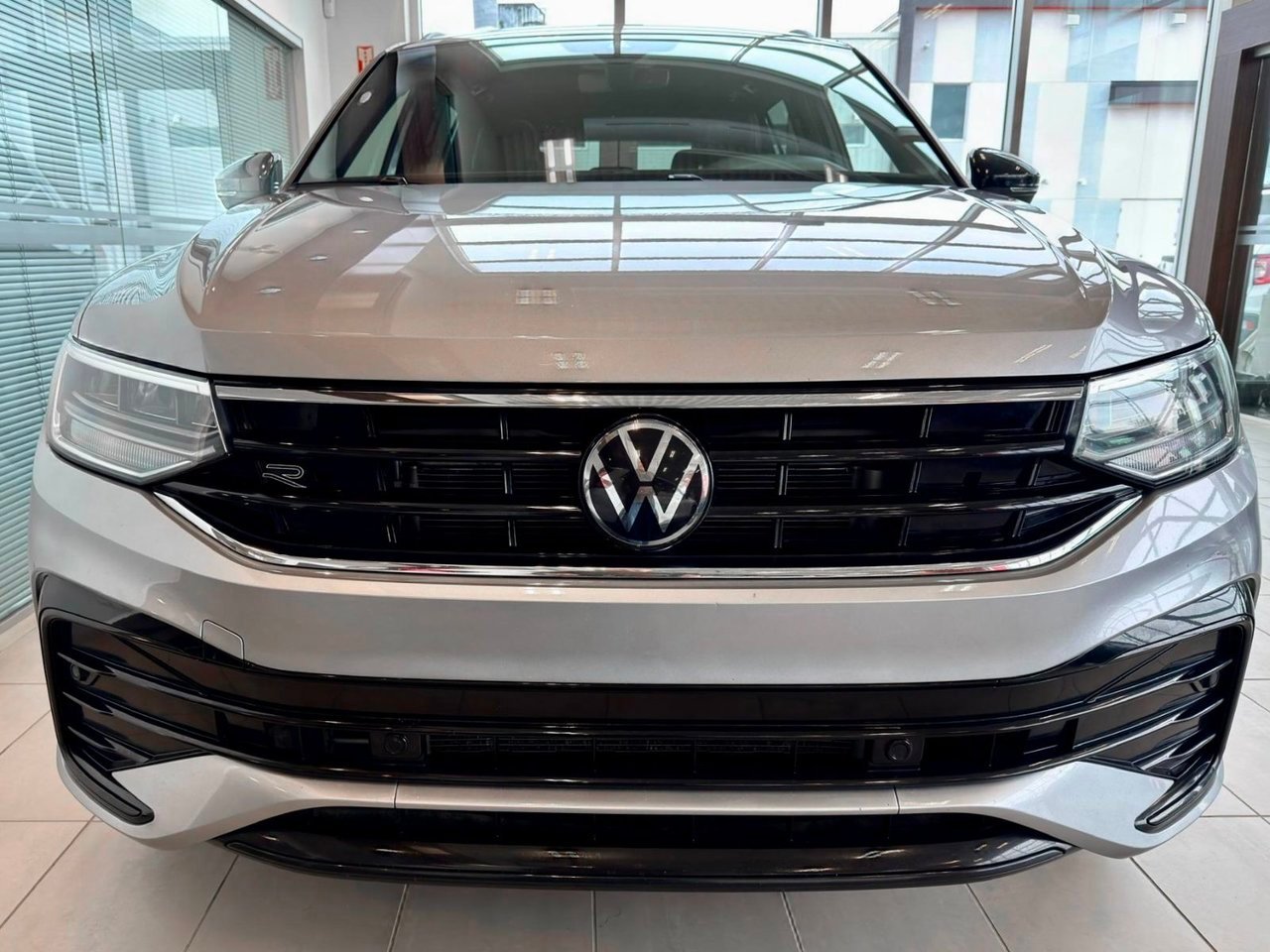 Volkswagen Tiguan 2024 Gris Notre-Dame-des-Prairies - photo #4