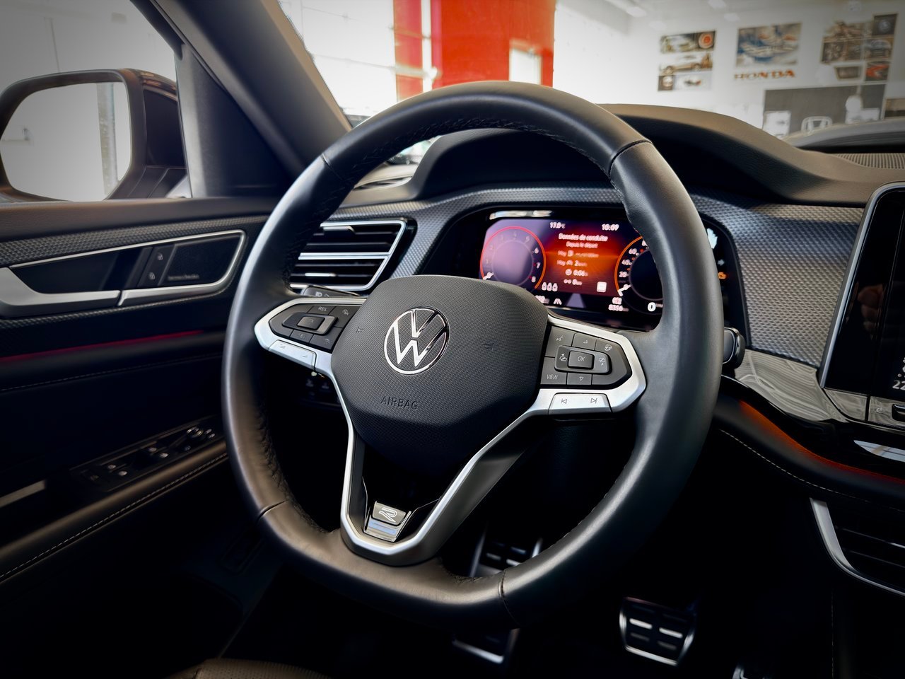 2026 Volkswagen Atlas Cross Sport Black Notre-Dame-des-Prairies - photo #24