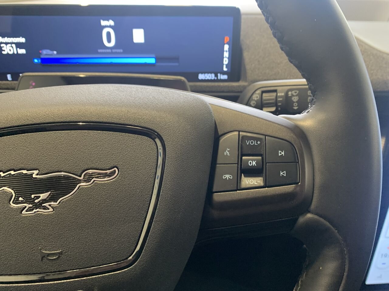 2023 Ford Mustang Mach-E PREMIUM AWD Haut de gamme TI White Châteauguay - photo #33