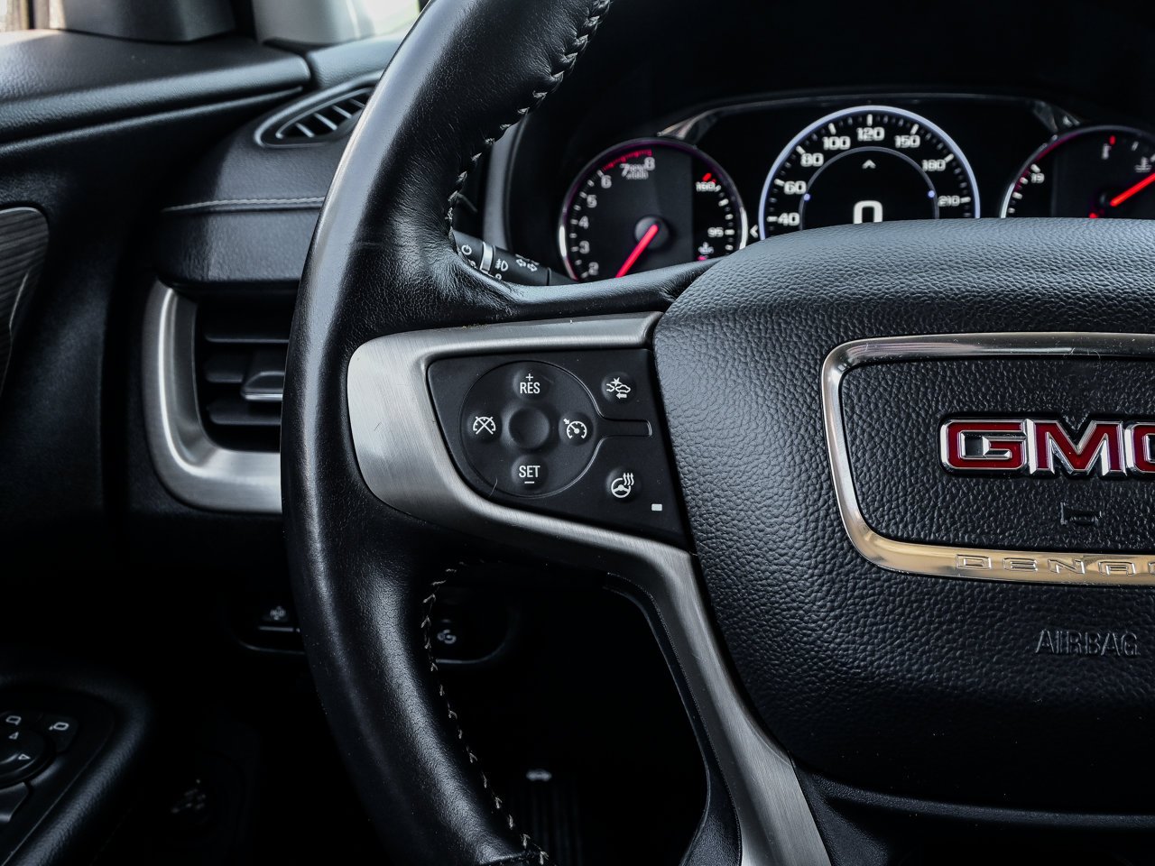 2022 GMC Terrain AWD 4dr Denali White Sherwood Park - photo #24